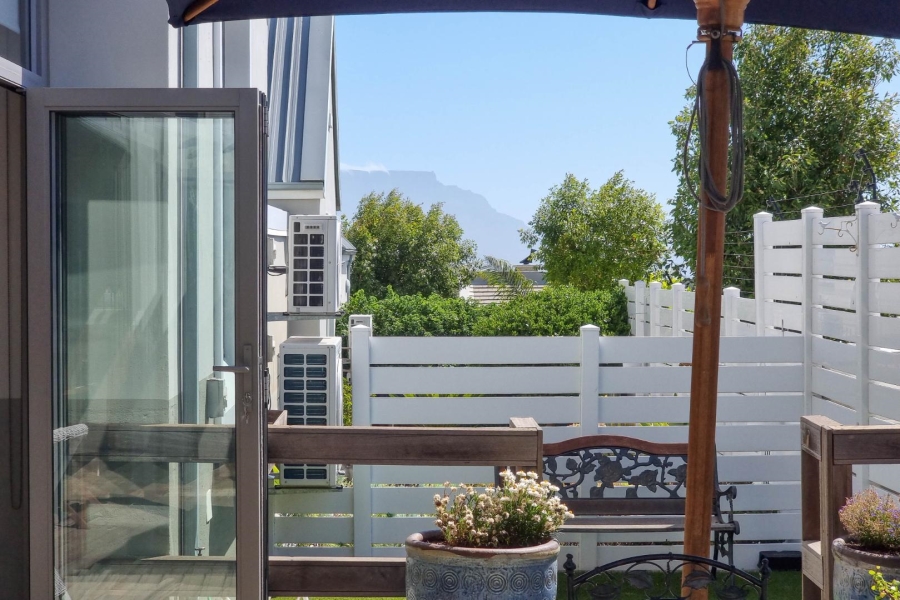 2 Bedroom Property for Sale in Plattekloof Western Cape